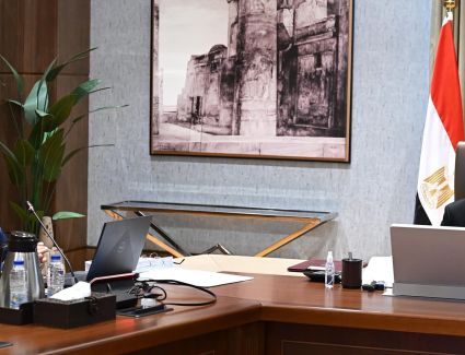 رئيس الوزراء يتابع مع محافظ القاهرة الموقف التنفيذي الحالي لعدد من المشروعات الجارية بالمحافظة