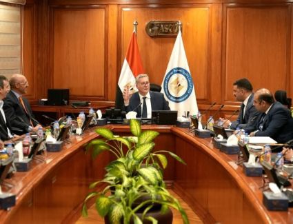 وزير البترول يلتقي نائب رئيس شركة إكس كاليبر  الأسبانية المتخصصة في المسح الجيوفيزيائي للإمكانات التعدينية