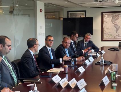 وزير الاستثمار يعقد مائدة مستديرة مع شركة الاستشارات الدولية McLarty Associates وكبار المستثمرين وخبراء أسواق المال الأمريكية