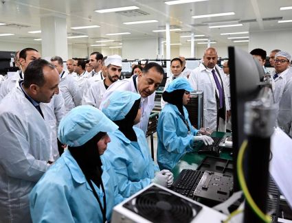 رئيس الوزراء يفتتح مصنع شركة "أوبو" العالمية فى مصر لتصنيع الهواتف المحمولة بالعاشر من رمضان