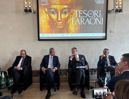 معرض «كنوز الفراعنة»..  وزير السياحة والآثار المصري ووزير الثقافة الإيطالي يعقدان مؤتمرًا صحفيا