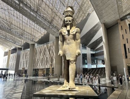 مصدر أمني ينفي استلام بعض الطرق تزامناً مع افتتاح المتحف المصري الكبير