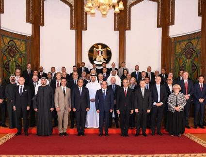 الرئيس السيسي يلتقي رؤساء وقيادات كبريات الشركات المصرية والعالمية في مجال صناعة التعهيد