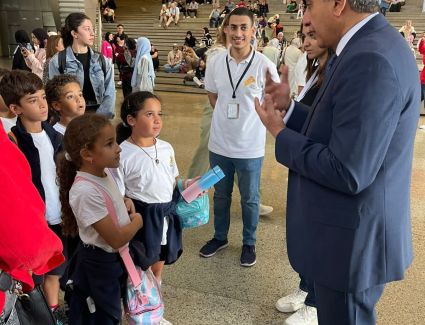 وزير السياحة والآثار يقوم بجولة بالمتحف المصري الكبير لمتابعة حركة الزائرين