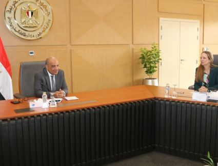 وزير الكهرباء يبحث مع وفد البنك الدولي دعم وتعزيز سبل الشراكة والتعاون