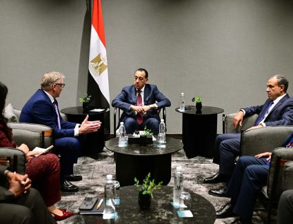 رئيس الوزراء يلتقي مسئولي شركة "أنجلو جولد أشانتي" المستثمرة في منجم السكري للذهب