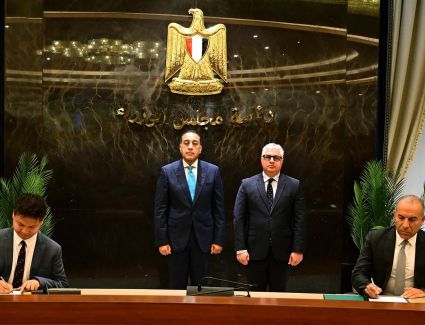 رئيس الوزراء يشهد توقيع عقد إنشاء مجمع متكامل للصناعات الكيميائية الفوسفاتية بالمنطقة الاقتصادية لقناة السويس