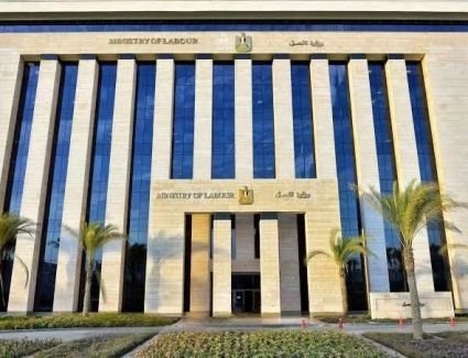 العمل تُعلن عن 1450 فرصة عمل برواتب تبدأ من 10 آلاف جنيه بمشروع محطة الضبعة للطاقة النووية