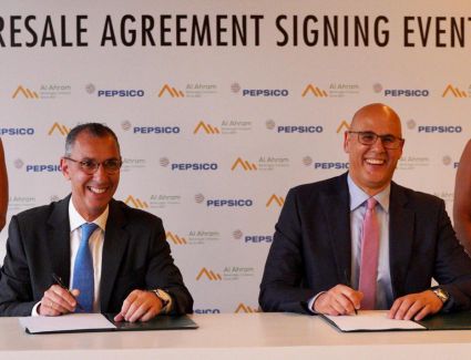 بيبسي كولا مصر والأهرام للمشروبات توقعان اتفاقية بيع وإعادة بيع لمشروبات الشعير غير الكحولية 