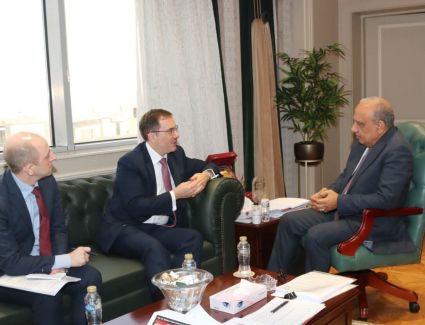  وزير الكهرباء يستقبل سفير بريطانيا بالقاهرة لبحث سبل دعم وتعزيز التعاون والفرص الاستثمارية في مجالات الطاقة المتجددة