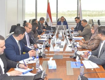 وزراء الاستثمار والسياحة والإسكان يناقشون آليات تعزيز الاستثمار في قطاع السياحة