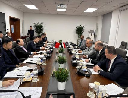 وزير الكهرباء يبحث مع مدير مجموعة شركات المؤسسة الوطنية الصينية للطاقة النووية التعاون والشراكة 