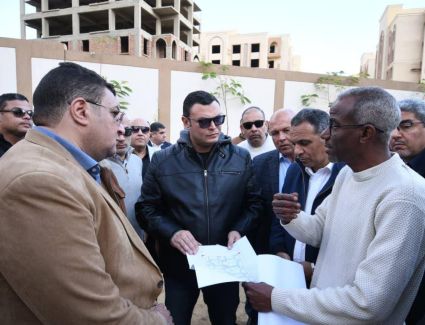 وزير الإسكان يتفقد مشروعات "جنة" و "ديارنا" و"دار مصر" بالقاهرة الجديدة