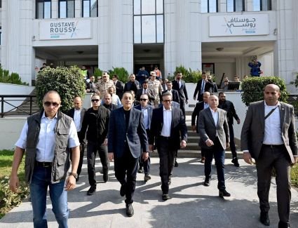 رئيس الوزراء يتفقد مستشفى أورام دار السلام ومبناها الجديد