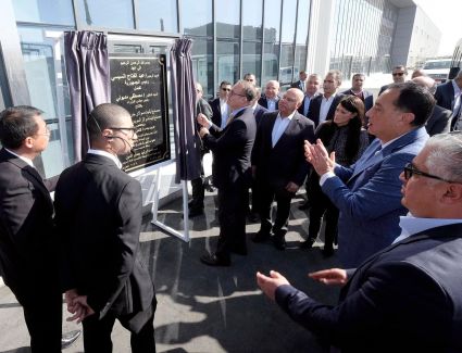 رئيس الوزراء يفتتح مجمع مصانع "إيليت سولار" لتكنولوجيا الطاقة الشمسية بالمنطقة الصناعية بالسخنة باستثمارات تبلغ 116 مليون دولار