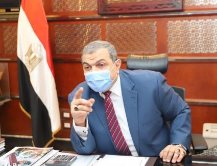 سعفان يتابع تنفيذ إجازة 30 يونيو في القطاع الخاص