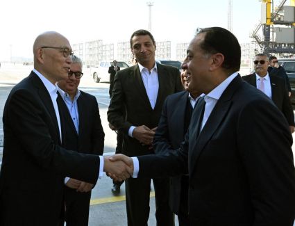 رئيس الوزراء يشهد بدء التشغيل التجاري لمحطة البحر الأحمر لتداول الحاويات رقم 1 (RSCT) بميناء السخنة