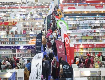 نصف مليون زائر تقريبًا خلال اليوم الثالث من فتح أبواب معرض القاهرة الدولي للكتاب للجمهور