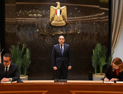 رئيس الوزراء يشهد توقيع مذكرة تفاهم بين مصر والسويد بهدف دعم الشراكة في المجالات الصحية والطبية