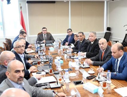 وزير الإسكان يعقد اجتماعاً مع مسؤولي &laquo;سيتي إيدج&raquo;&nbsp;لبحث موقف تطوير وتشغيل الشواطئ بمدينة العلمين الجديدة