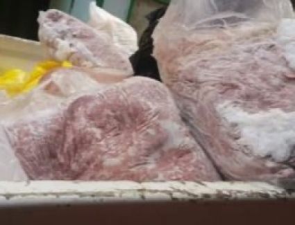 غلق محل أشهر بائع سمين بالمطرية لعدم وجود تراخيص