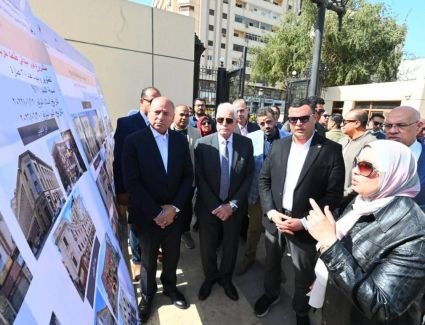 &nbsp;وزير الإسكان ومحافظ القاهرة ومستشار رئيس الجمهورية يتفقدون مشروعات تطوير القاهرة الخديوية
