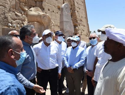 رئيس الوزراء يتفقد أعمال مشروع ترميم طريق الكباش بالأقصر استعدادا لإحتفالية الإفتتاح