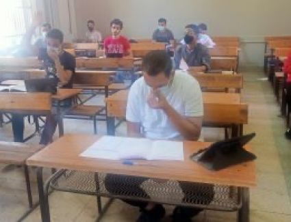 التعليم: لن يسمح للطالب بأداء الامتحان حال دخوله بتابلت مخالف