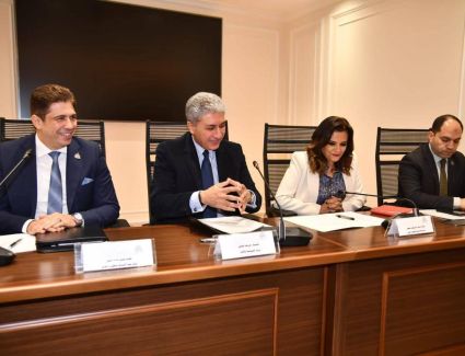 وزير السياحة والآثار يشارك في اجتماع لجنة السياحة والطيران بمجلس النواب