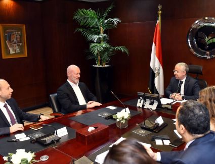 الهيئة العامة للاستثمار والمناطق الحرة وبنك HSBC يبحثان خطط الترويج الخارجي للاستثمار في مصر