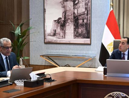 رئيس الوزراء يتابع عددا من ملفات عمل وزارة الإنتاج الحربي 