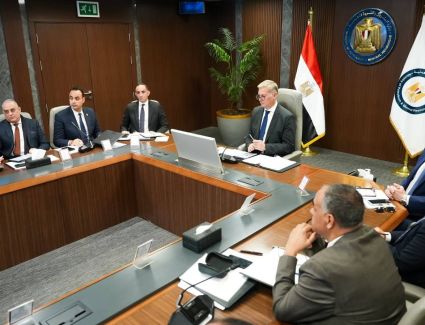 وزير البترول والثروة المعدنية يشيد بشركة إيلاب لقدرتها على تلبية الطلب المحلي وتصدير منتجاتها عالميًا