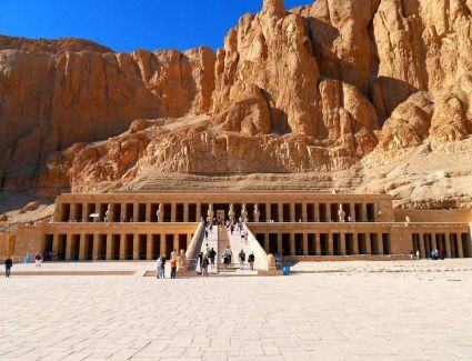 بدء مشروعات ترميم وتطوير معابد الأقصر والكرنك بالبر الشرقي وحتشبسوت وستي الأول بالبر الغربي في الأقصر