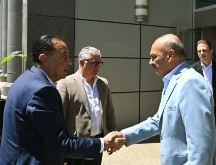 رئيس الوزراء يبدأ جولة موسعة لافتتاح 9 مشروعات صناعية بالمنطقة الاقتصادية لقناة السويس