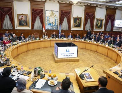 وزيرا التنمية المحلية والتخطيط والتنمية الاقتصادية ومحافظ القاهرة يشهدون فعاليات مؤتمر التعريف بالمبادرة الوطنية للمشروعات الخضراء الذكية