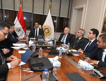 وزير الصناعة يبحث مع وفد شركة إيچيبت آمون للأمونيا الخضراء مشروعًا جديداً باستثمارات 5 مليارات دولار