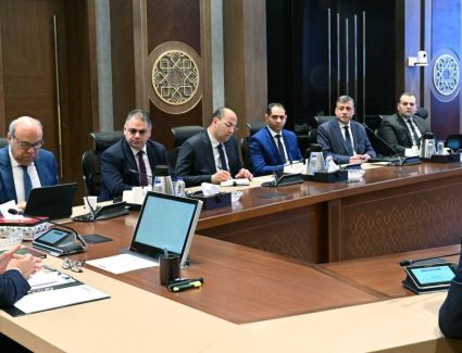 رئيس الوزراء يُتابع إجراءات دعم وتحفيز قطاع السياحة