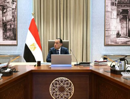 رئيس الوزراء يتابع مع وزير التخطيط الموقف التنفيذي لخطة العام المالي 2026/2025 وجهود متابعة الأداء وحوكمة الاستثمارات العامة