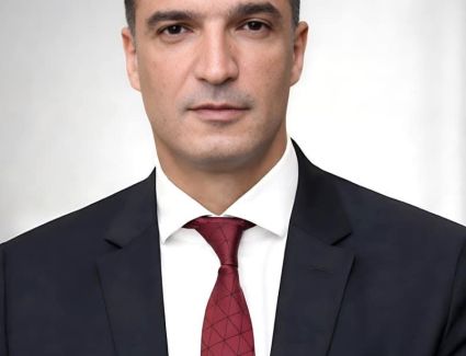 وزير الصناعة يصدر قراراً باعتماد اشتراطات تراخيص مصانع مستحضرات التجميل المعدلة وفقاً لمرجعية المواصفة الدولية (ISO 22716)