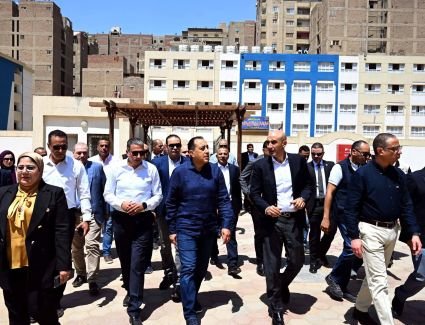 مدبولي يؤكد أهمية تدريس ما يتعلق بالبرمجة والذكاء الاصطناعي وكذا الثقافة المالية
