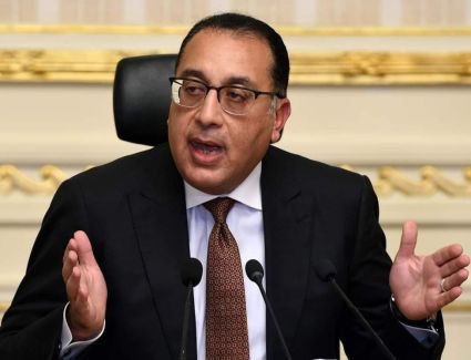 مدبولي: الحكومة تعمل على دعم وتشجيع المشروعات الصناعية الجادة لاسيما في قطاع الصناعات الدوائية في إطار جهود توطين وتعميق صناعة الدواء