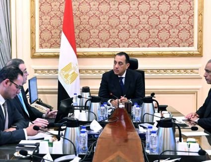 رئيس الوزراء يتابع مع رئيس "الجهاز المركزي للتنظيم والإدارة" مستجدات ملف الإصلاح الإداري وتطوير الأداء الحكومي