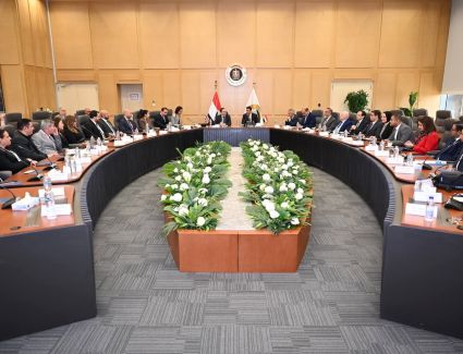 الصناعة تستضيف مائدة مستديرة للشركات البريطانية العاملة في مصر لبحث الخطط التوسعية