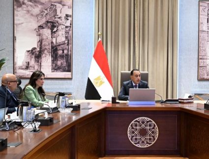مدبولي يوجه بحصر المشروعات العقارية المتعثرة والإسراع بقانون تنظيم المطورين