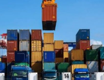 23% زيادة في الصادرات وارتفاع الواردات 11%.. وصادرات شهر يونيو تقفز 30%