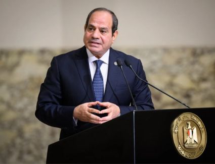 الرئيس السيسي يتفقد معروضات المتحف الجيولوجي قبل افتتاح منتدى مصر للتعدين 2026