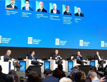 المطارات المصرية تعزز حضورها العالمي.. أيمن عرب يمثل إفريقيا في مجلس الحوكمة الدولي ببيرو