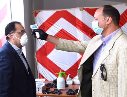 "مدبولي" يتفقد مصنع السويدي لإنتاج عدادات الكهرباء والمياه مُسبقة الدفع 