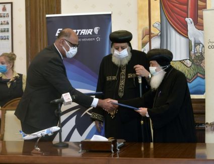 مصرللطيران توقع بروتوكول تعاون مع الكنيسة القبطية الأرثوذكسية