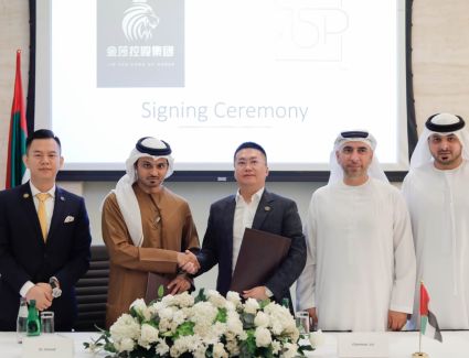 توقيع اتفاقية تعاون استراتيجي بين مجموعة جينشا القابضة الصينية وشركة رويال ستراتيجيك بارتنرز الاماراتية تتضمن استثمارات بقيمة 2 مليار دولار أمريكي في عدة مجالات استثمارية